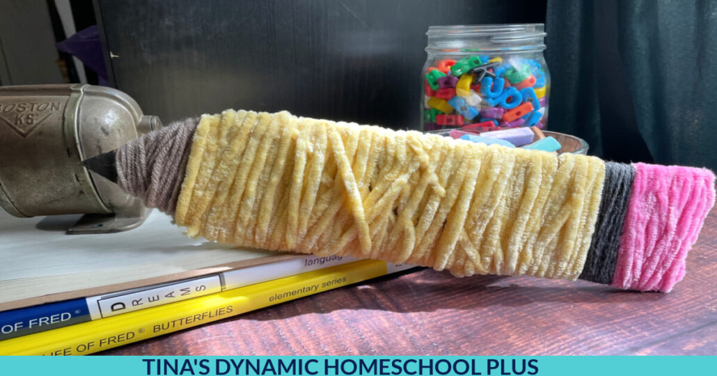 15 Easy Back to School Crafts And Make A Yarn Wrapped Pencil