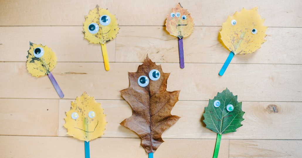 Make Cute Felt Leaf Satchets For Fall Leaf Crafts for Preschoolers