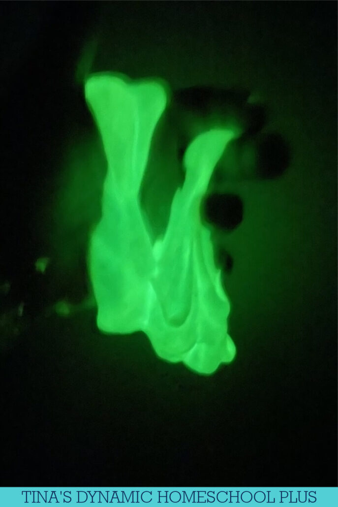 How To Mix Glow In The Dark Slime Ingredients To Make Awesome Ocean Slime